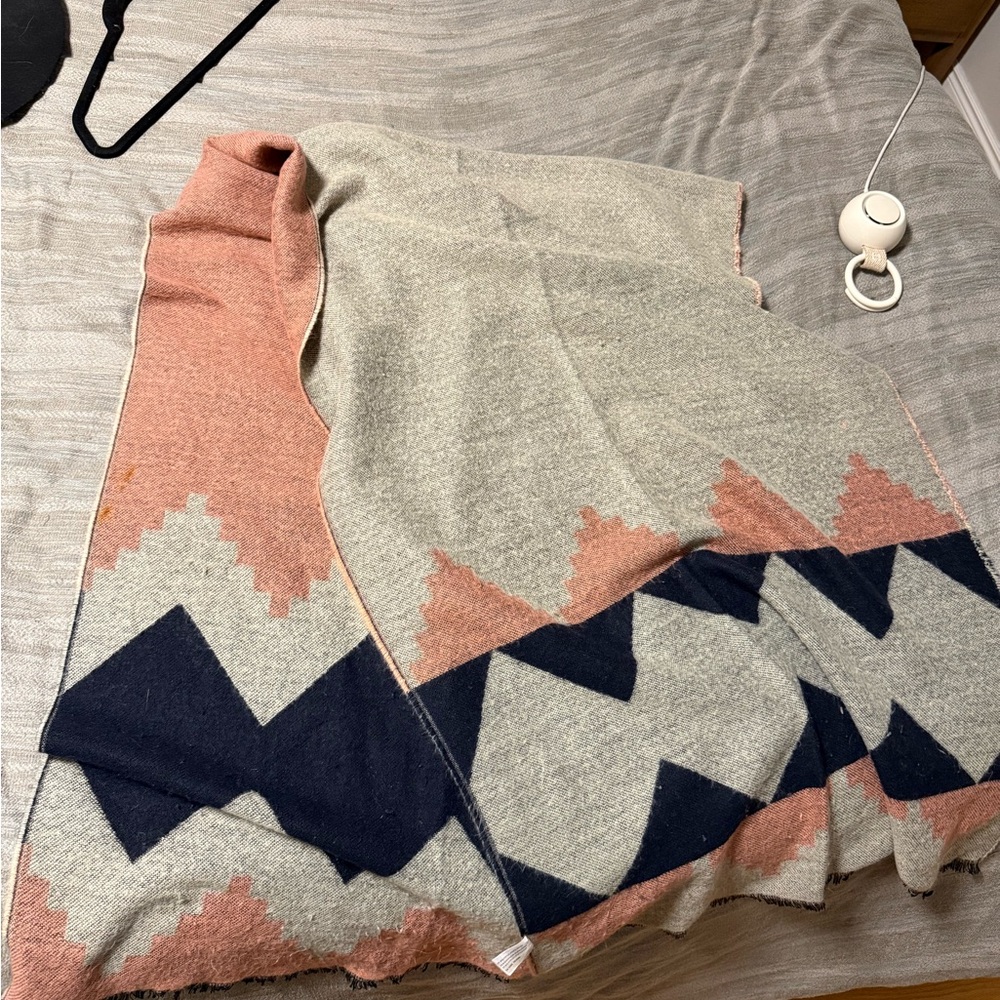 Stylish Geometric Scarf - Pink and Navy